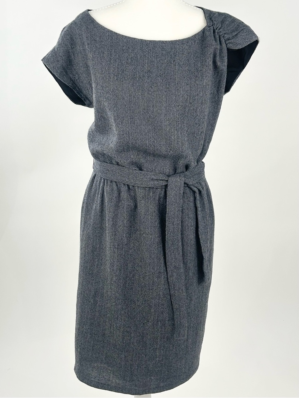 Amour Vert Wool Herringbone Belted Dress Gray Bow Shoulder Size M Made USA